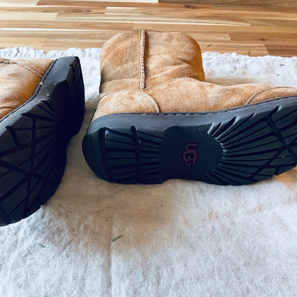 Ugg Boots Like New Condition/ Barely Worn - image 5